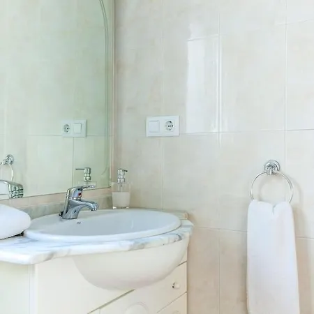 Beautiful Ap 3 Bedroom 6px Center Refurbished19 Apartment