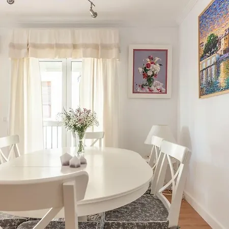 Beautiful Ap 3 Bedroom 6px Center Refurbished19 *